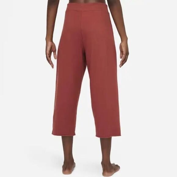 NIke Yoga Luxe Women's Cropped Fleece Pants - Picture 4 of 9